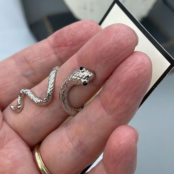 NWT Vera size 8 snake ring. - Picture 7 of 8